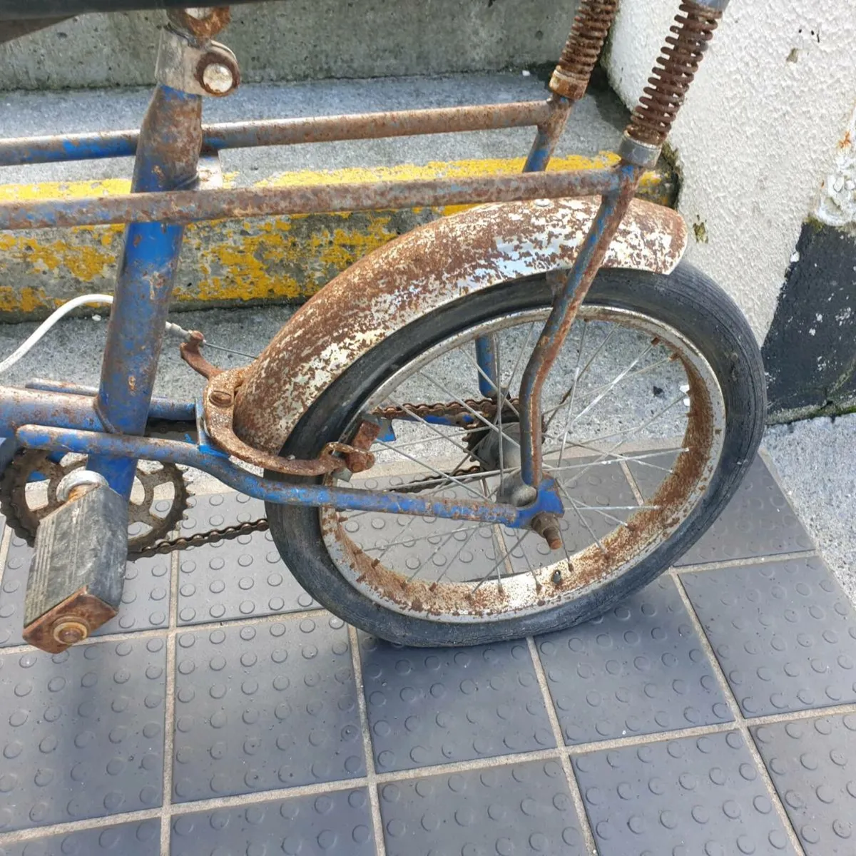 OLD KIDS CHOPPER BIKE - Image 3
