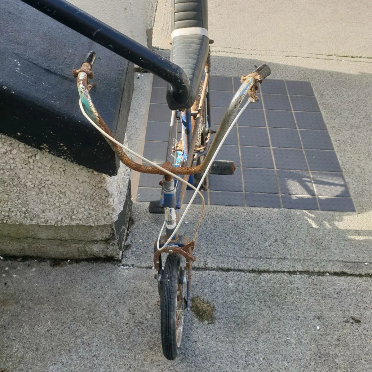 OLD KIDS CHOPPER BIKE - Image 4