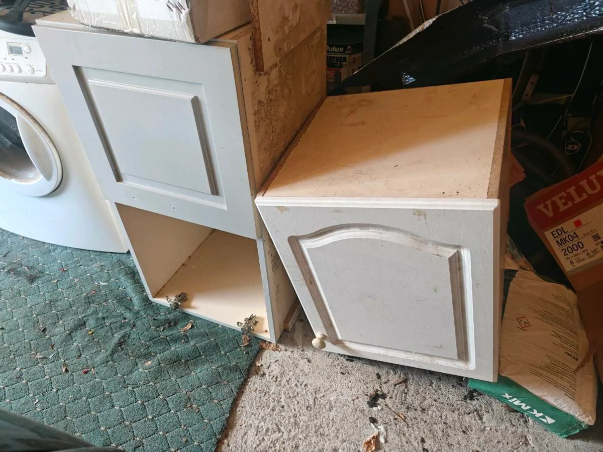 2 kitchen Units Free - Image 1