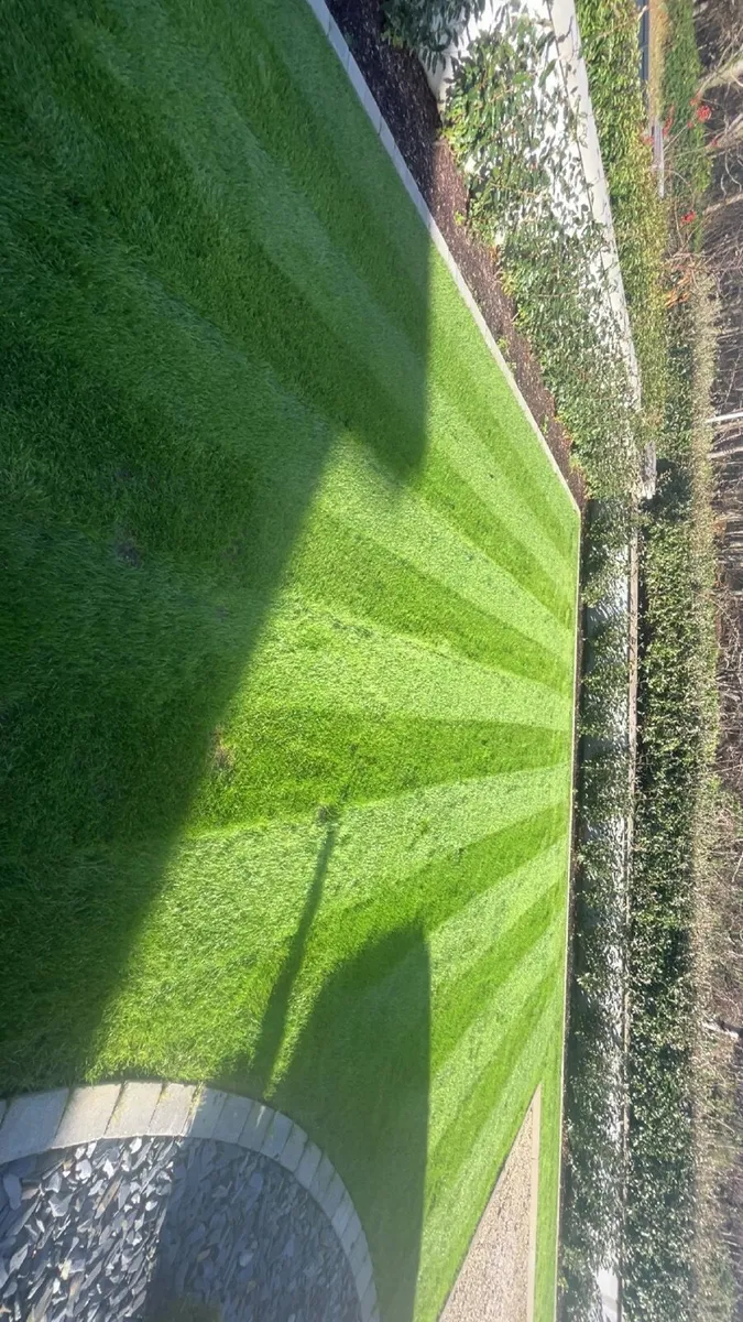 Husqvarna 405x robotic lawnmower - Image 3