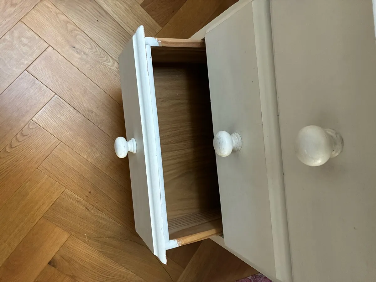Dressing table - Image 2
