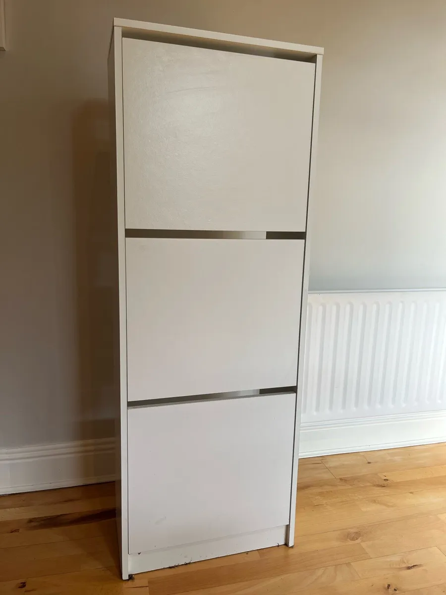 Shoe rack - Image 1