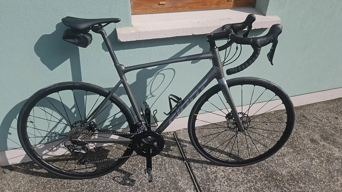 Road bike Giant Contend SL Disc – Fully Overhauled - Image 1
