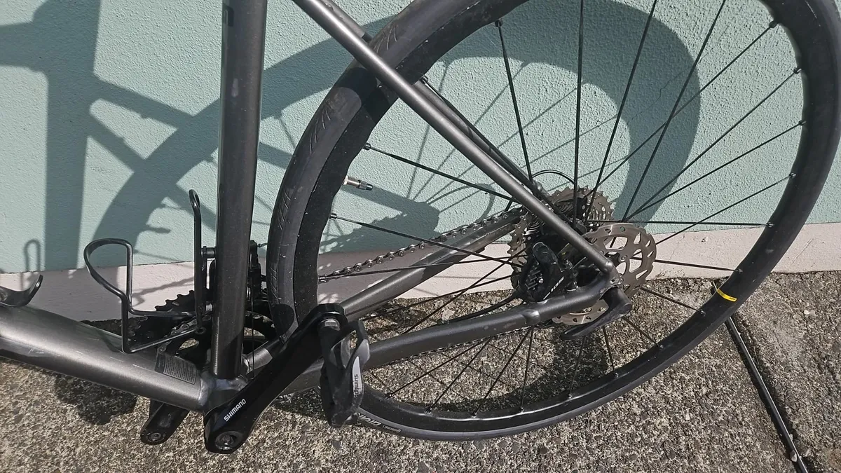 Road bike Giant Contend SL Disc – Fully Overhauled - Image 3