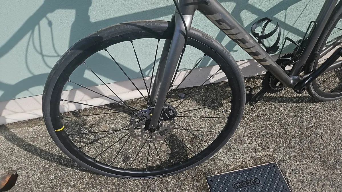 Road bike Giant Contend SL Disc – Fully Overhauled - Image 4