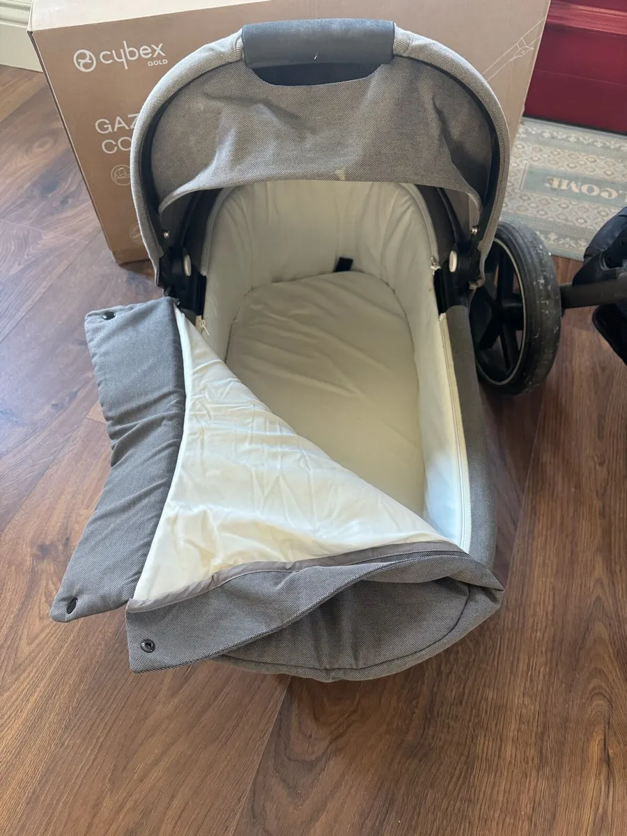 Cybex pram and besafe car seat - Image 4