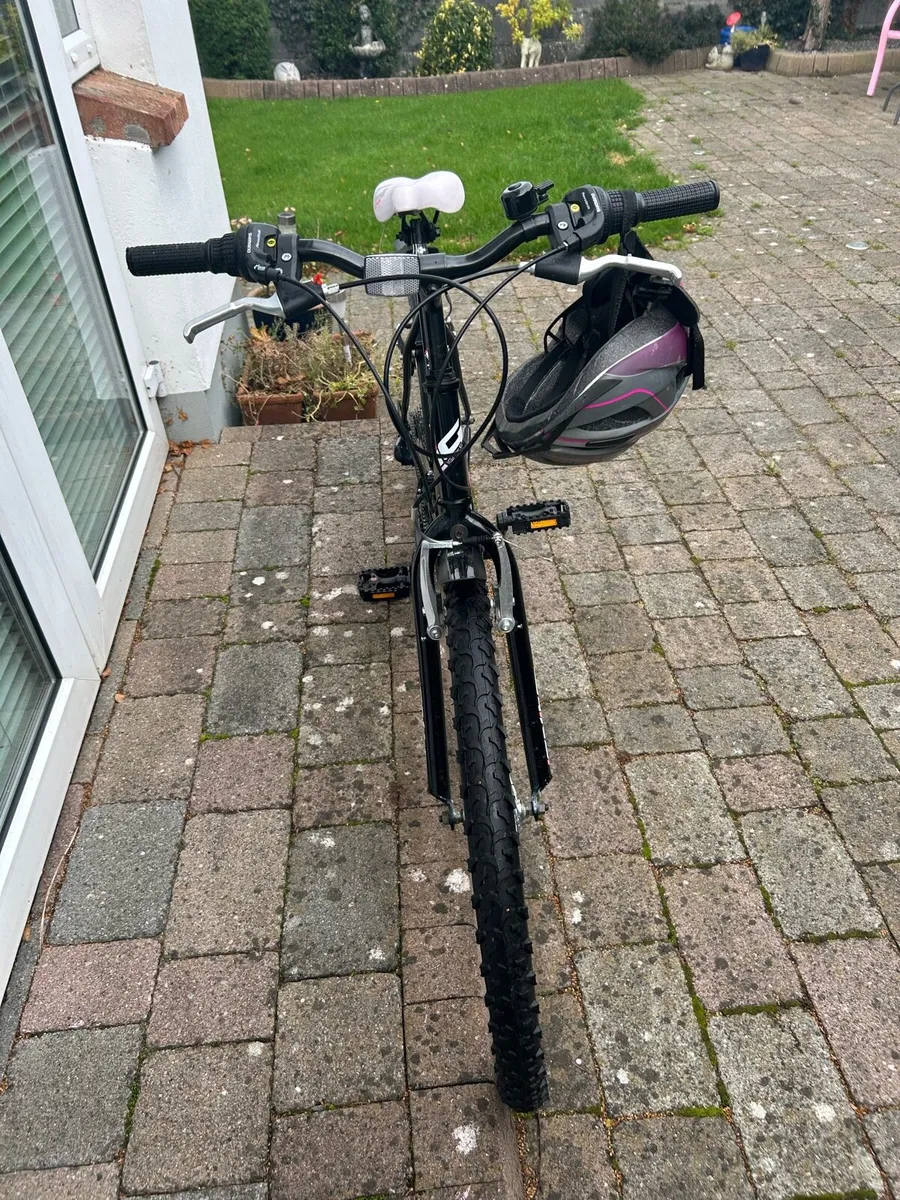 26-inch black/pink bike for 10-14 year old girl - Image 2