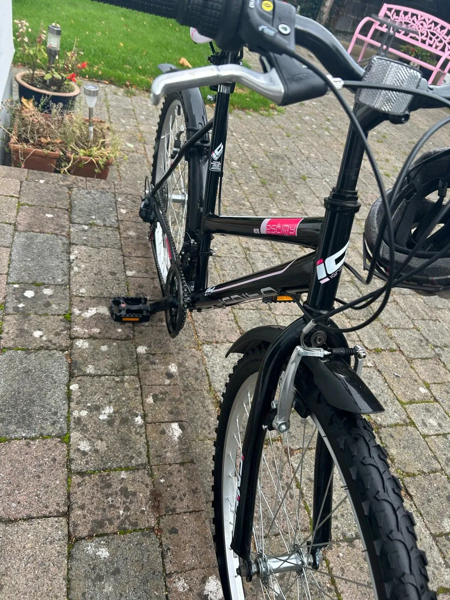 26-inch black/pink bike for 10-14 year old girl - Image 3