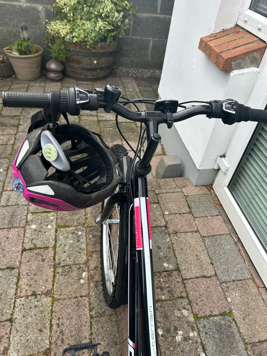 26-inch black/pink bike for 10-14 year old girl - Image 4