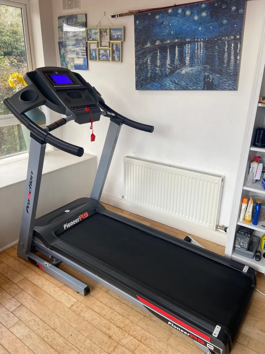 BH G6587 Pioneer R9 Treadmill - Image 1