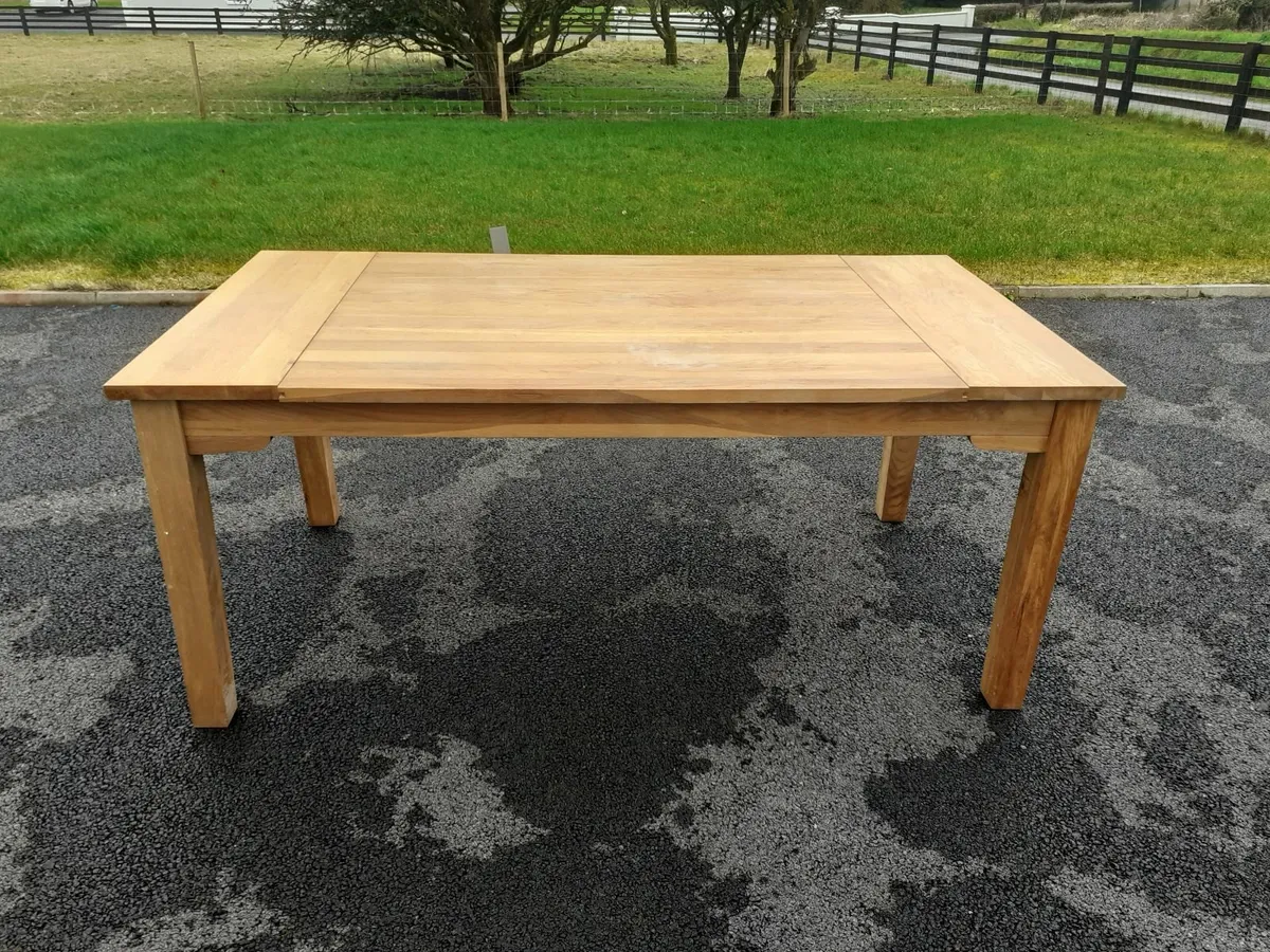 Kitchen table - Image 1