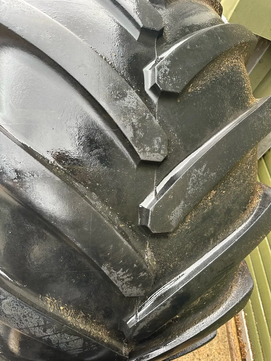 L90 Tyres and rims - Image 3