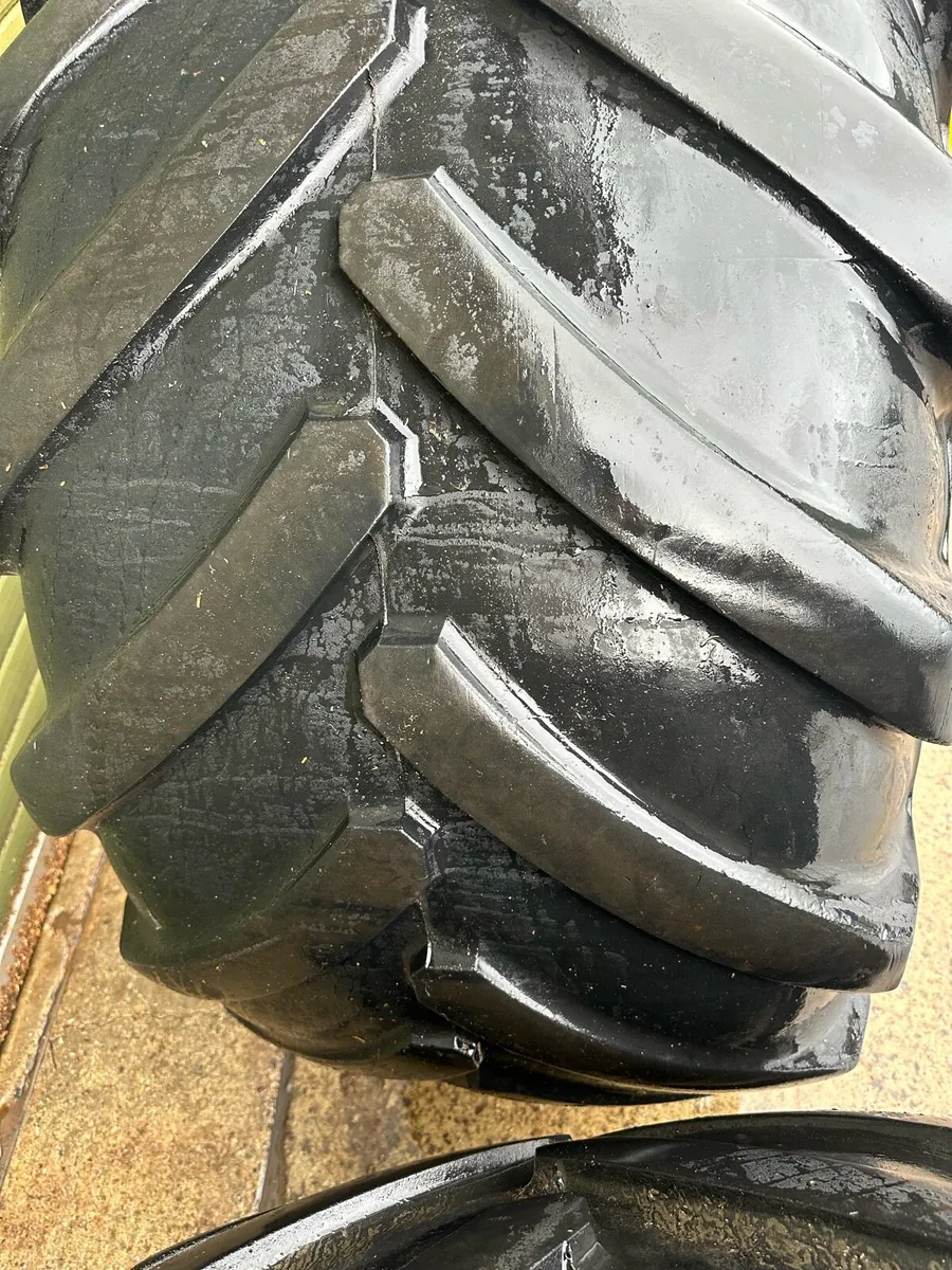 L90 Tyres and rims - Image 4