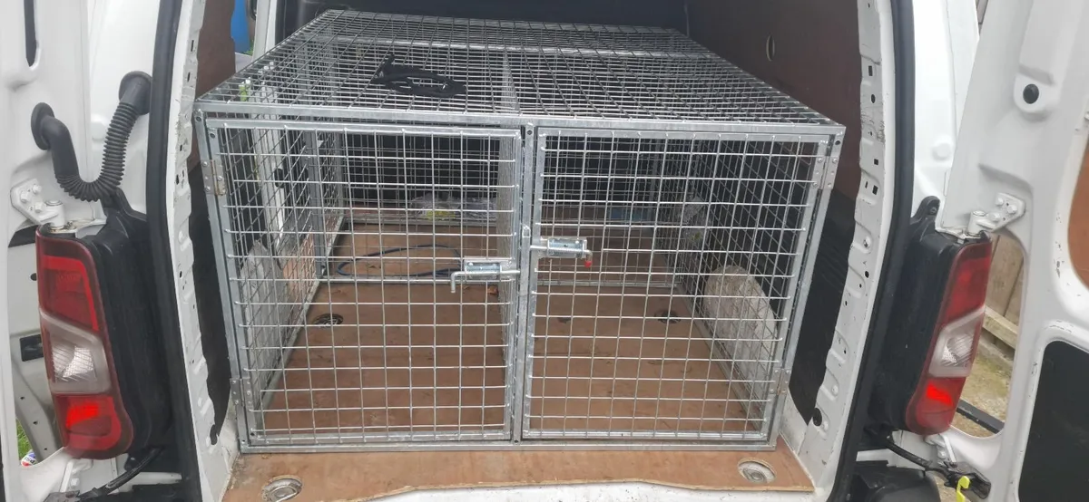 Galvanised 3 compartment dog cage / transporter - Image 4