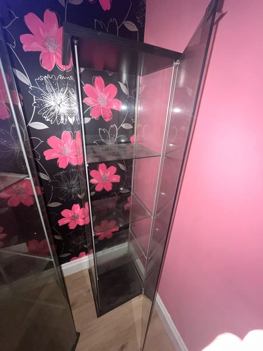 2 glass cabinets - Image 2