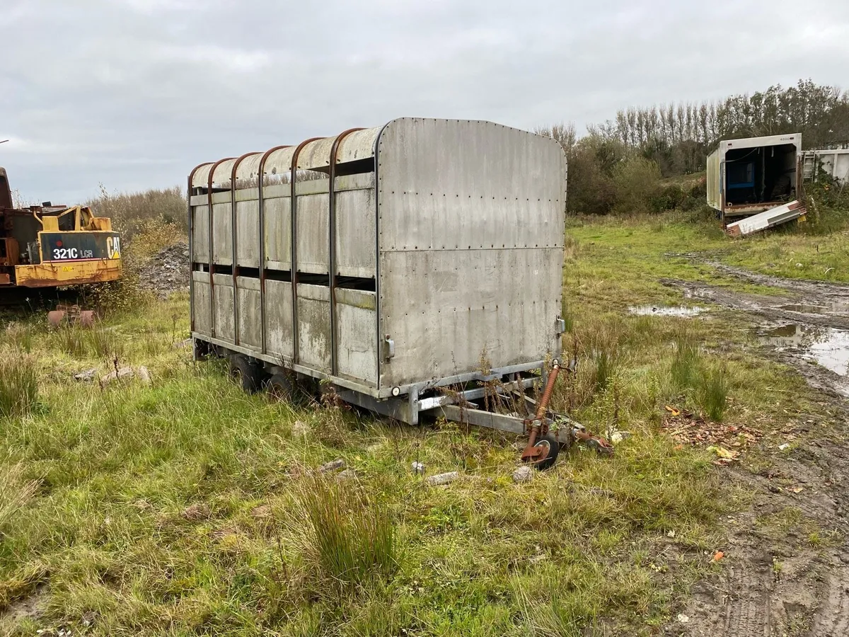 Cattle trailer - Image 1