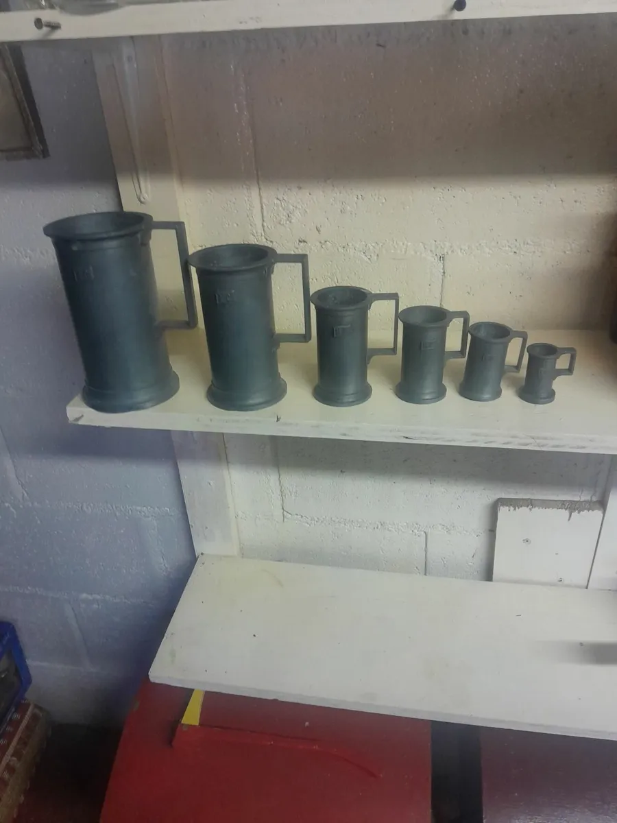 Six vintage pewter  measures - Image 1