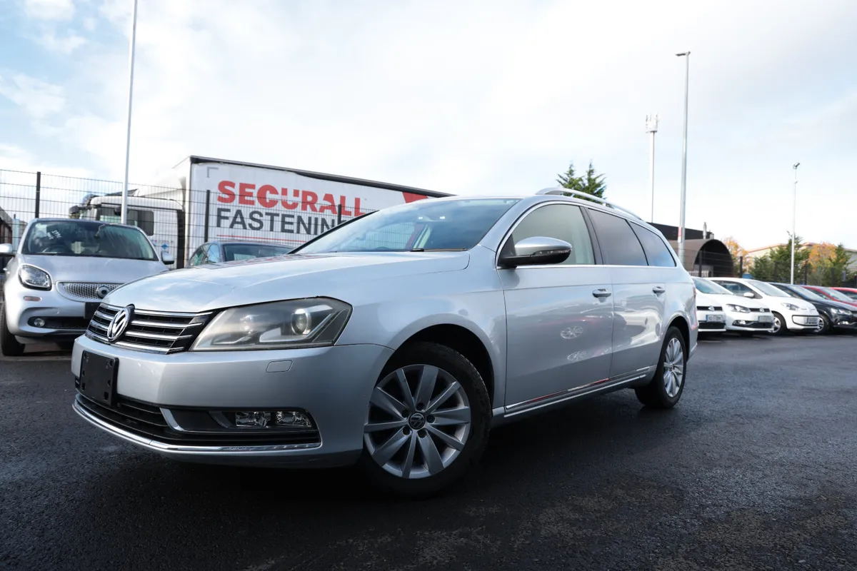 VOLKSWAGON PASSAT 2013 SILVER - Image 3