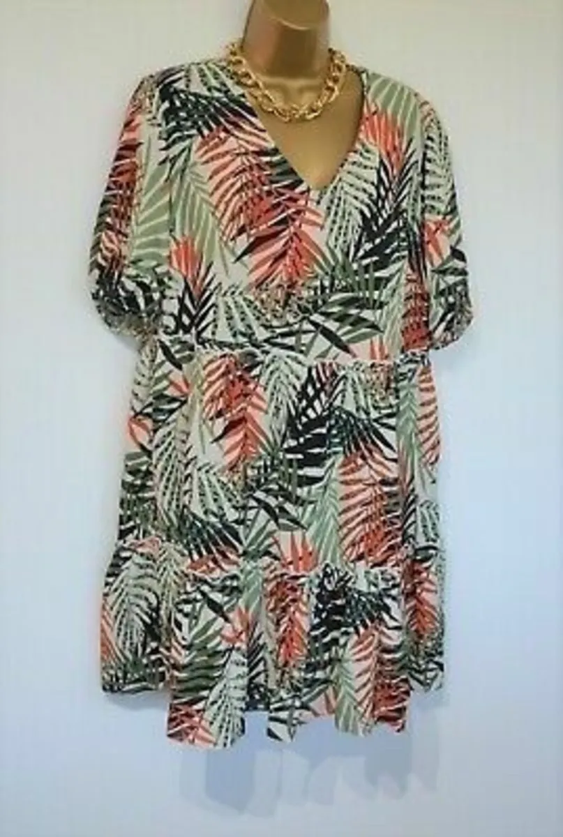 BRAND NEW Ladies Leaf Print Dress: Size 8-10/10-12