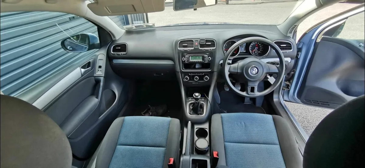 Volkswagen Golf 2011 - Image 4