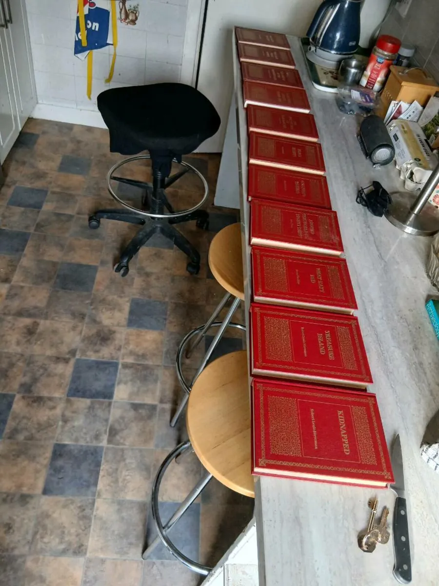 Hard cover books - Image 1
