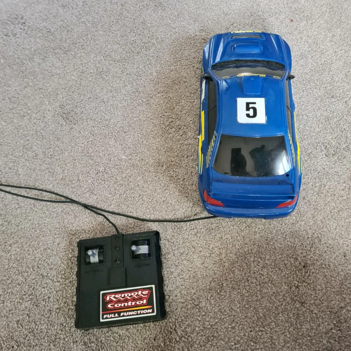 Remote controlled car - Image 1