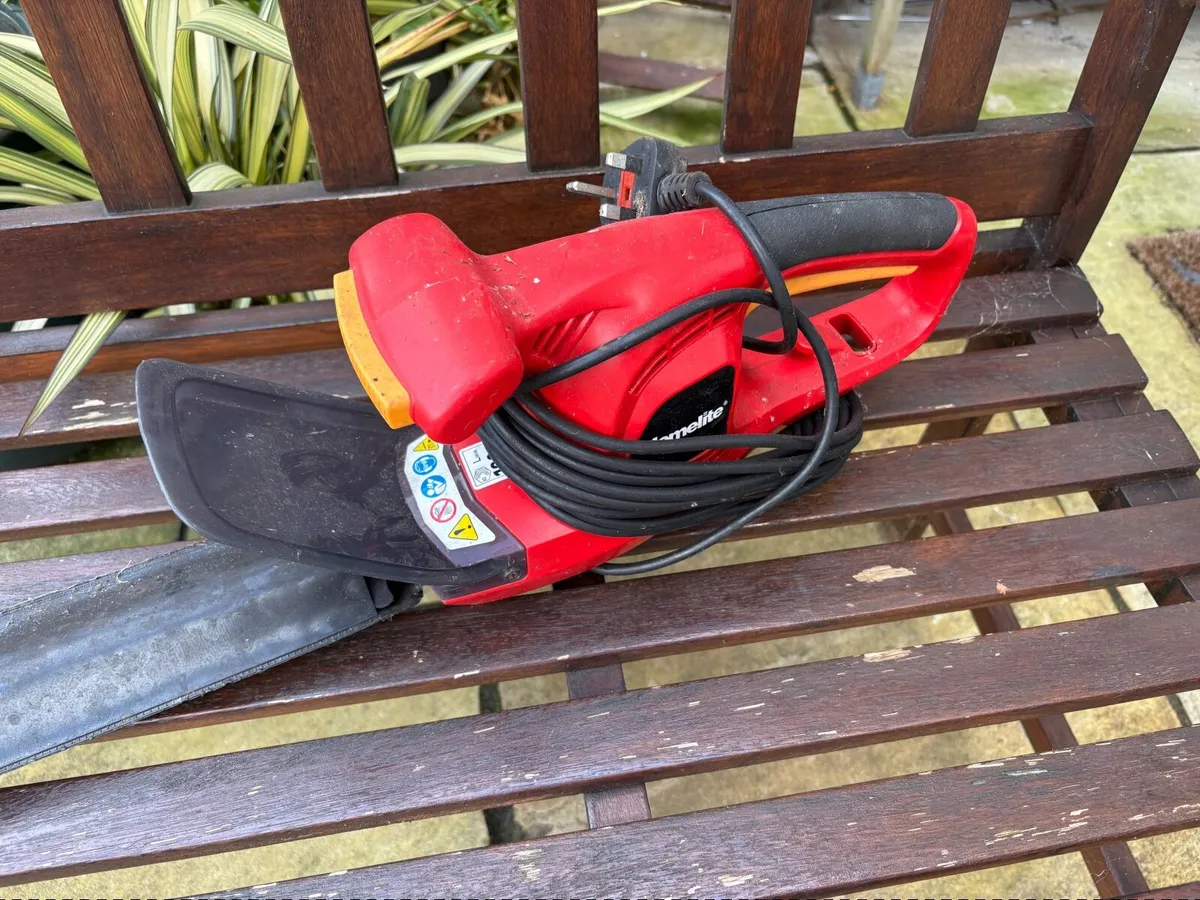 Electric Hedge Trimmer - Image 2