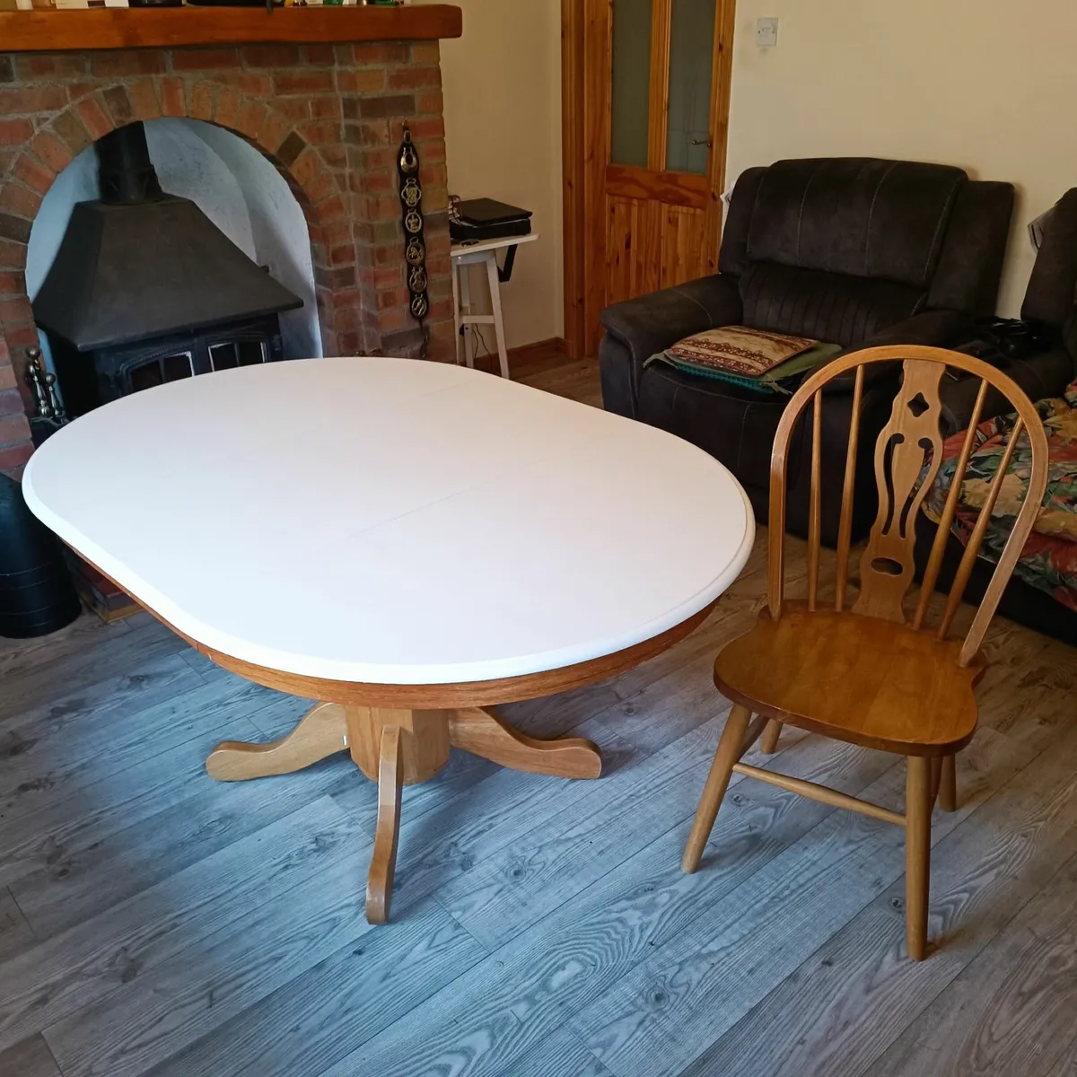 Table and 4 chairs - Image 3