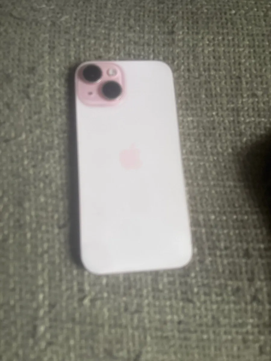 Pink iPhone 15 - Image 3