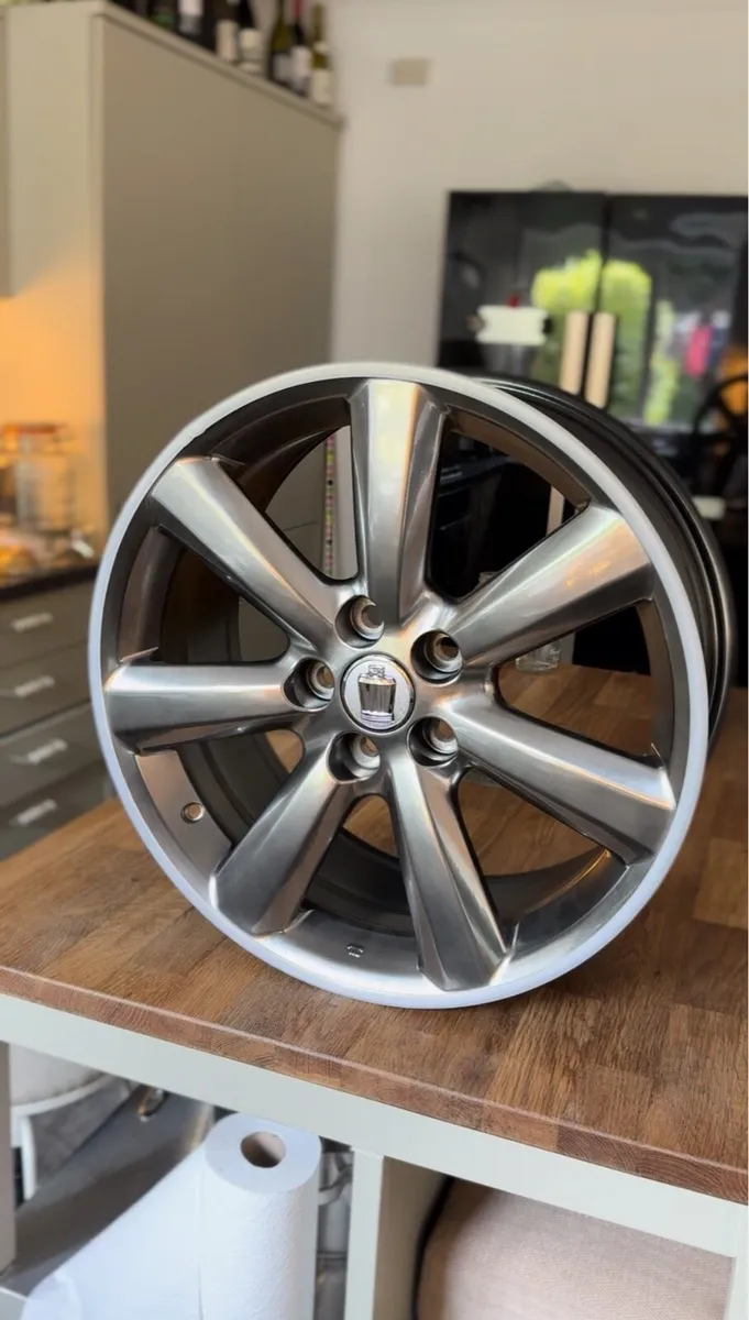 4x Toyota Crown 18” Alloys - Image 2