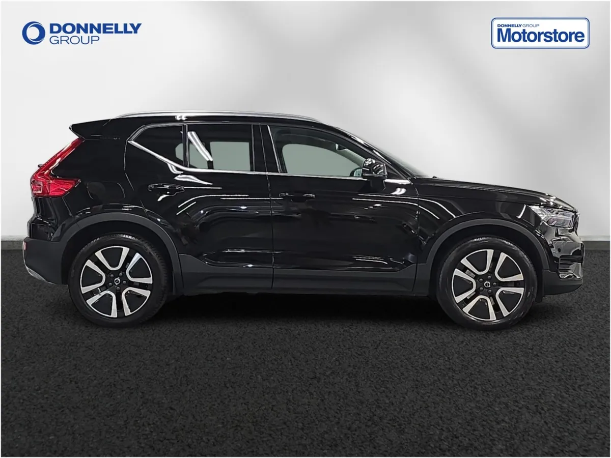 Volvo XC40 Estate Inscription - Image 3