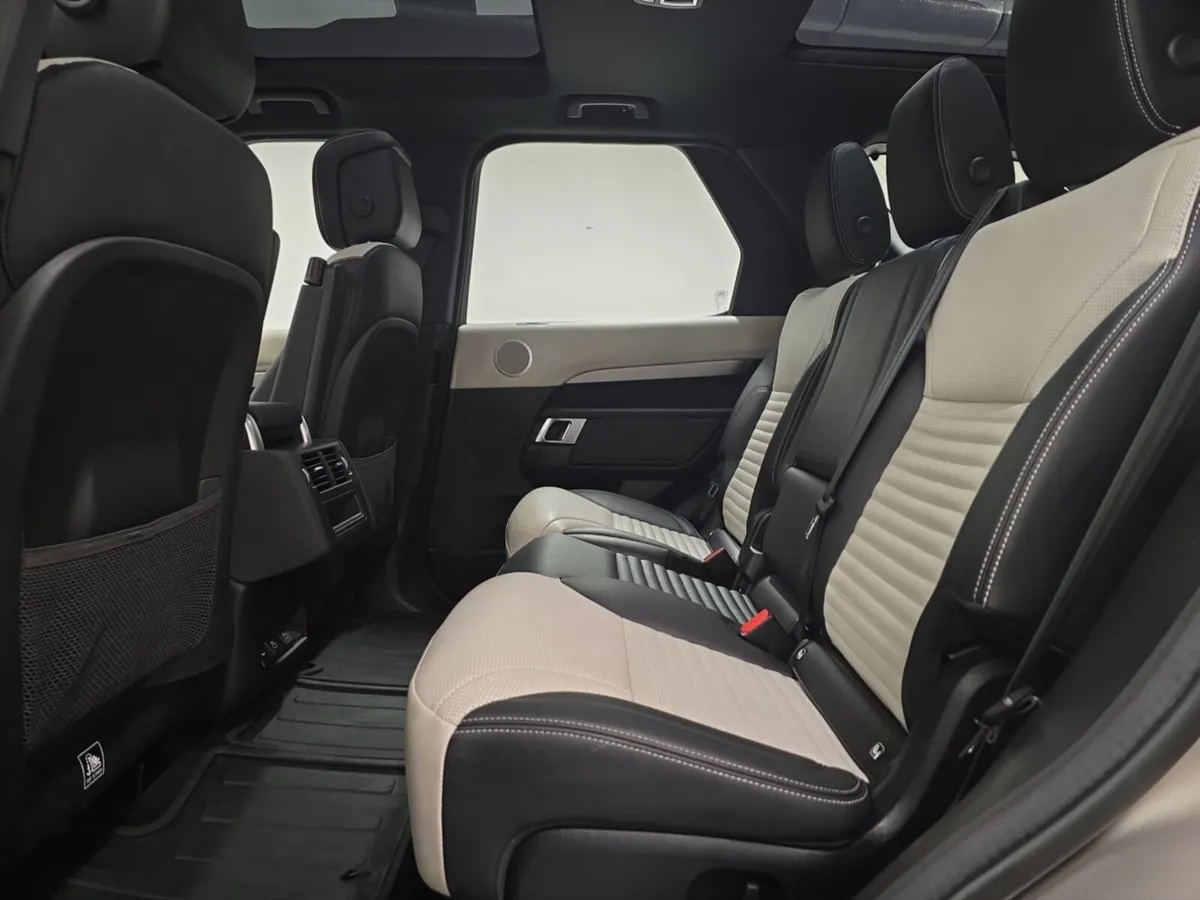 Land Rover Discovery Diesel Sw R-Dynamic SE - Image 4
