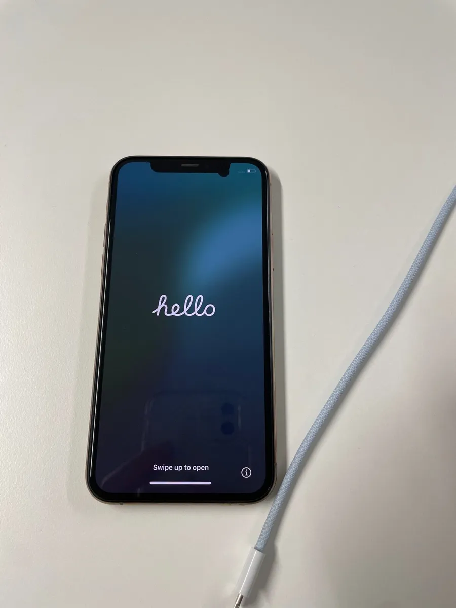 Like new Iphone - Image 1