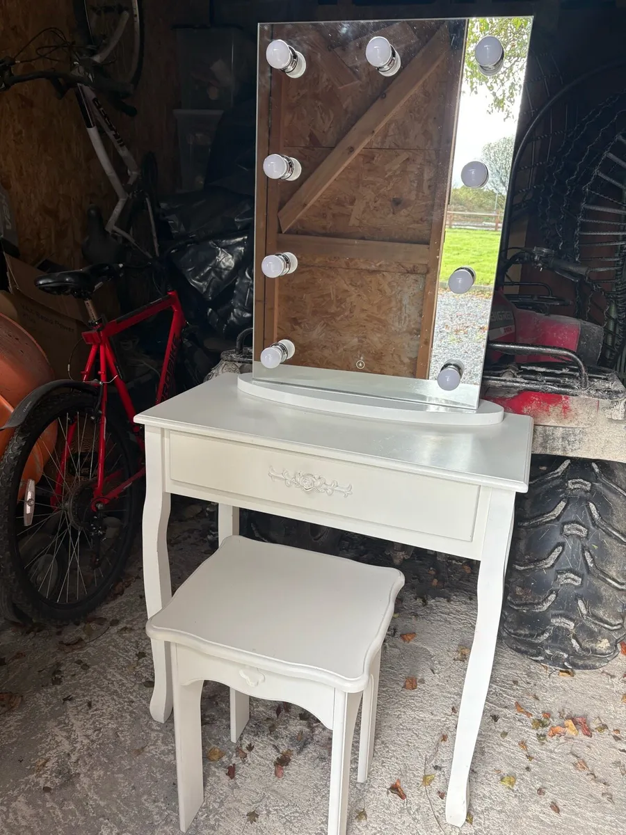 Vanity table ,stool and Hollywood mirror