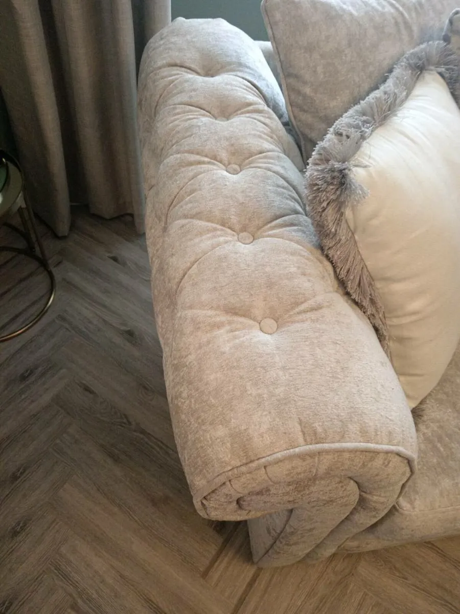 Sofa / Couch - Image 4