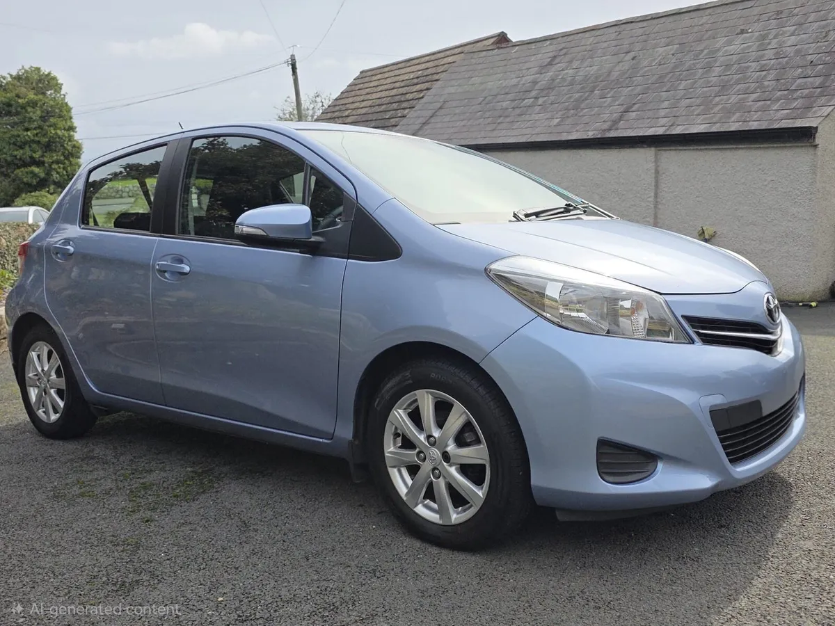 Toyota Yaris TR VVT-1  2013 - Image 2