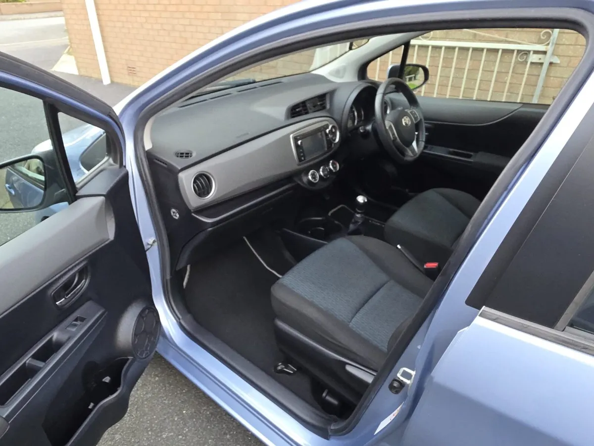 Toyota Yaris TR VVT-1  2013 - Image 4