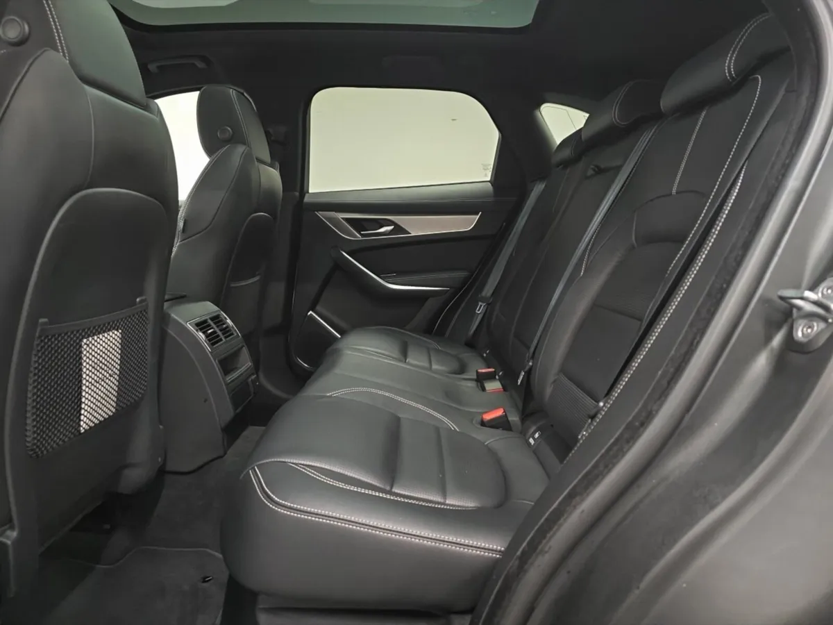 Jaguar F-pace F-Pace Diesel Estate R-Dynamic S - Image 4