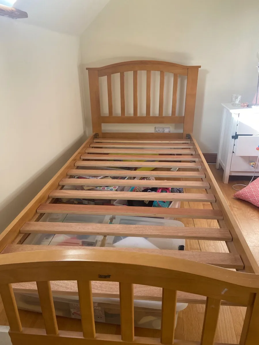 Beautiful Solid Wood  single bed - Image 4