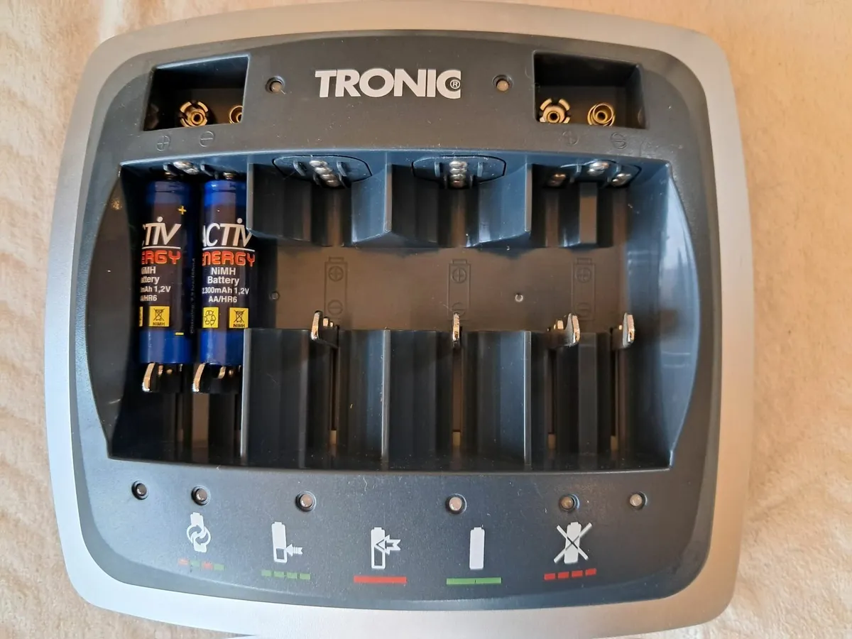 BATTERY CHARGER - Image 4