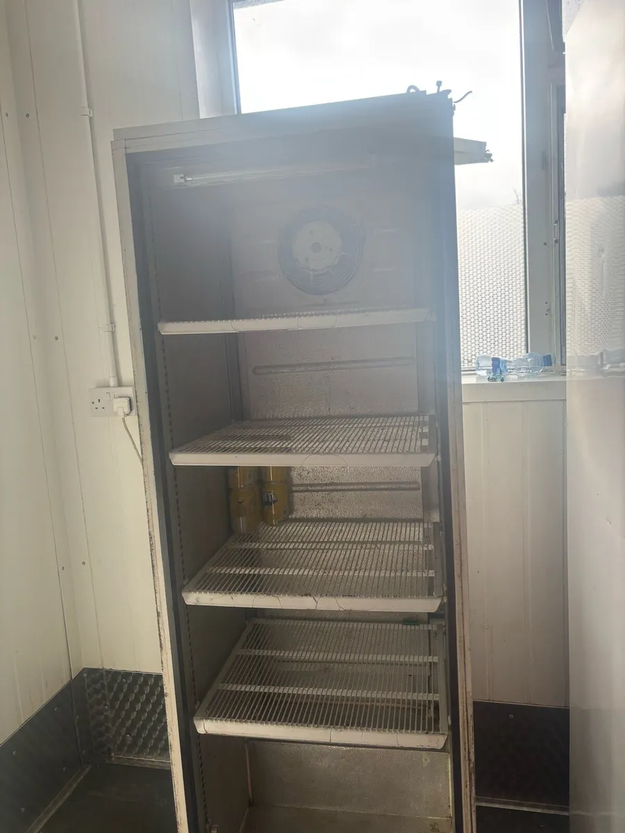 Display fridge - Image 3