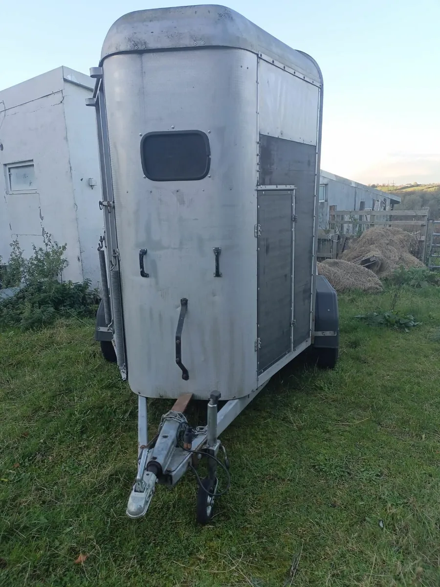 Double Ivor Williams Horsebox - Image 1