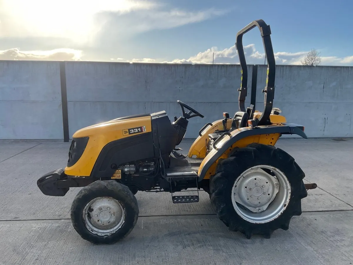 JCB 331HST 4WD TRACTOR - Image 2