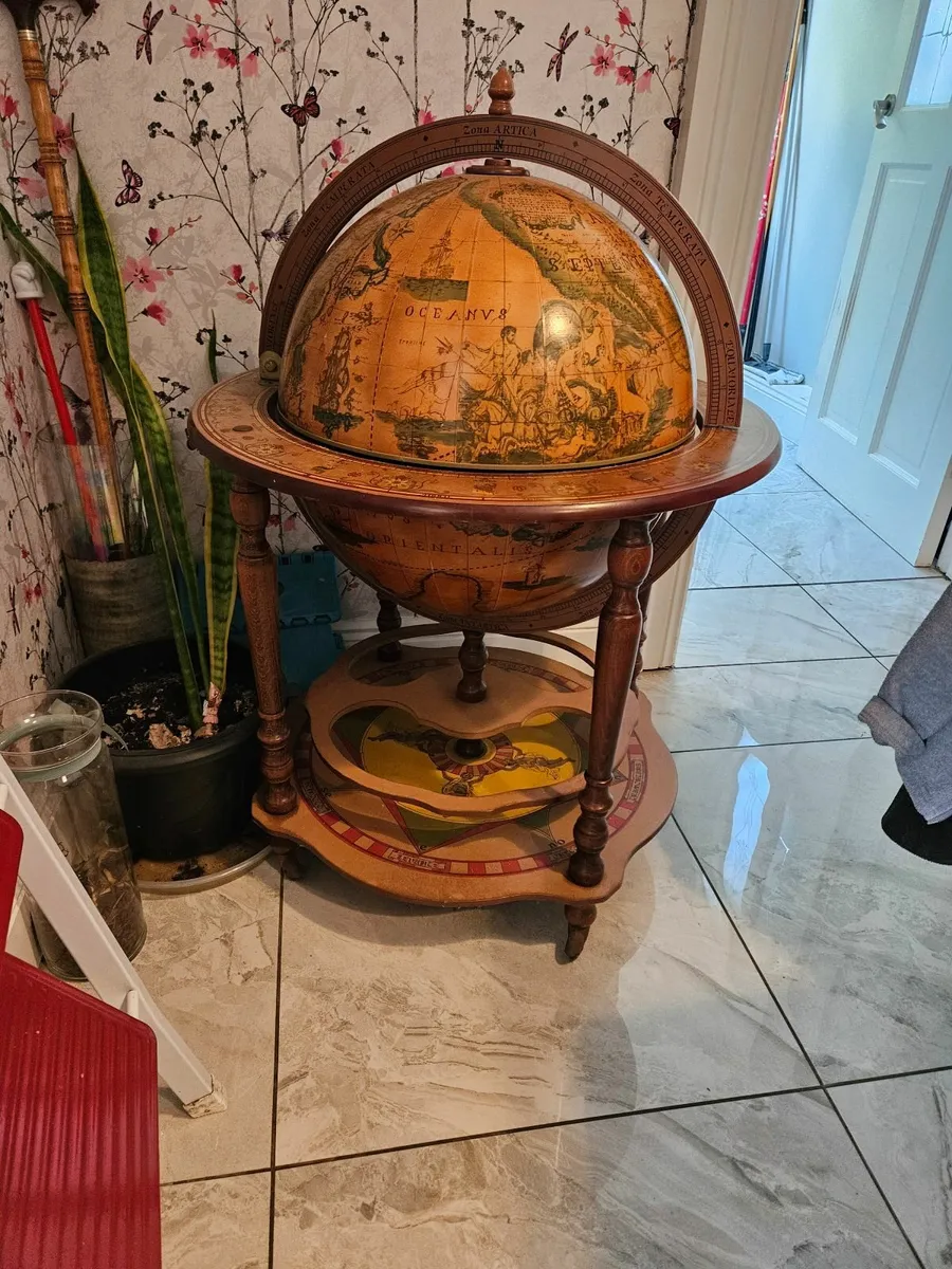 Drinks cabinet - Image 1