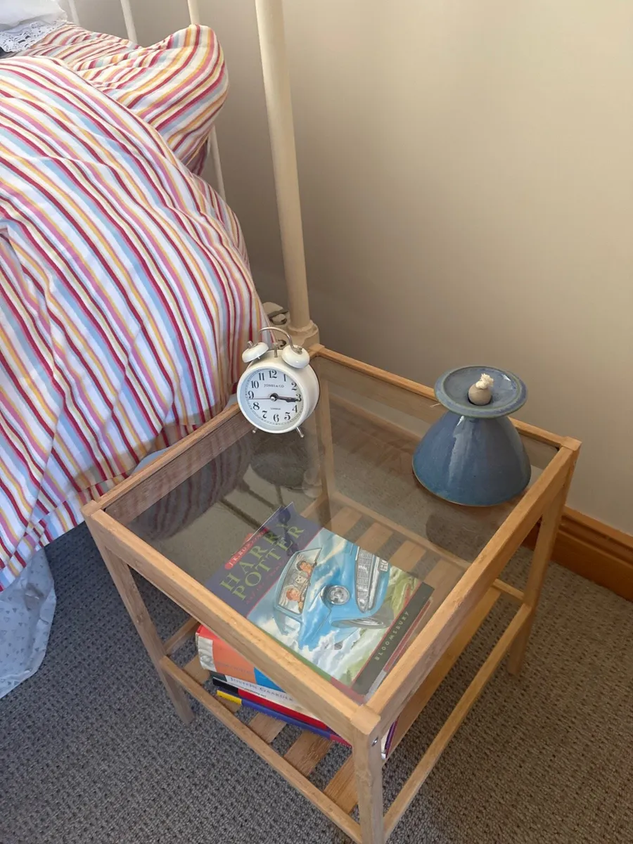 2 bedside tables - Image 1
