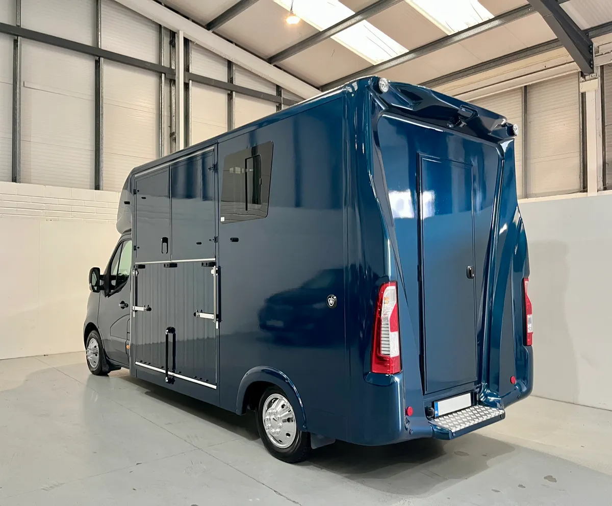 Nissan NV400 New Build two box - Image 4