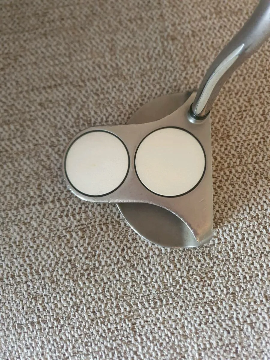 Odyssey 2 ball putter - Image 1