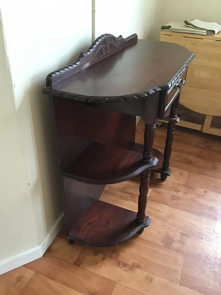 table - Image 1