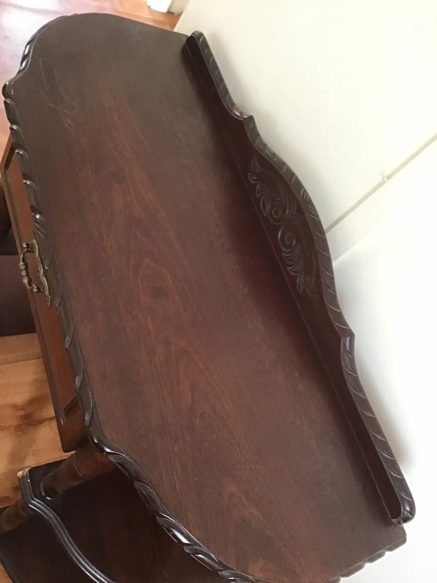 table - Image 4