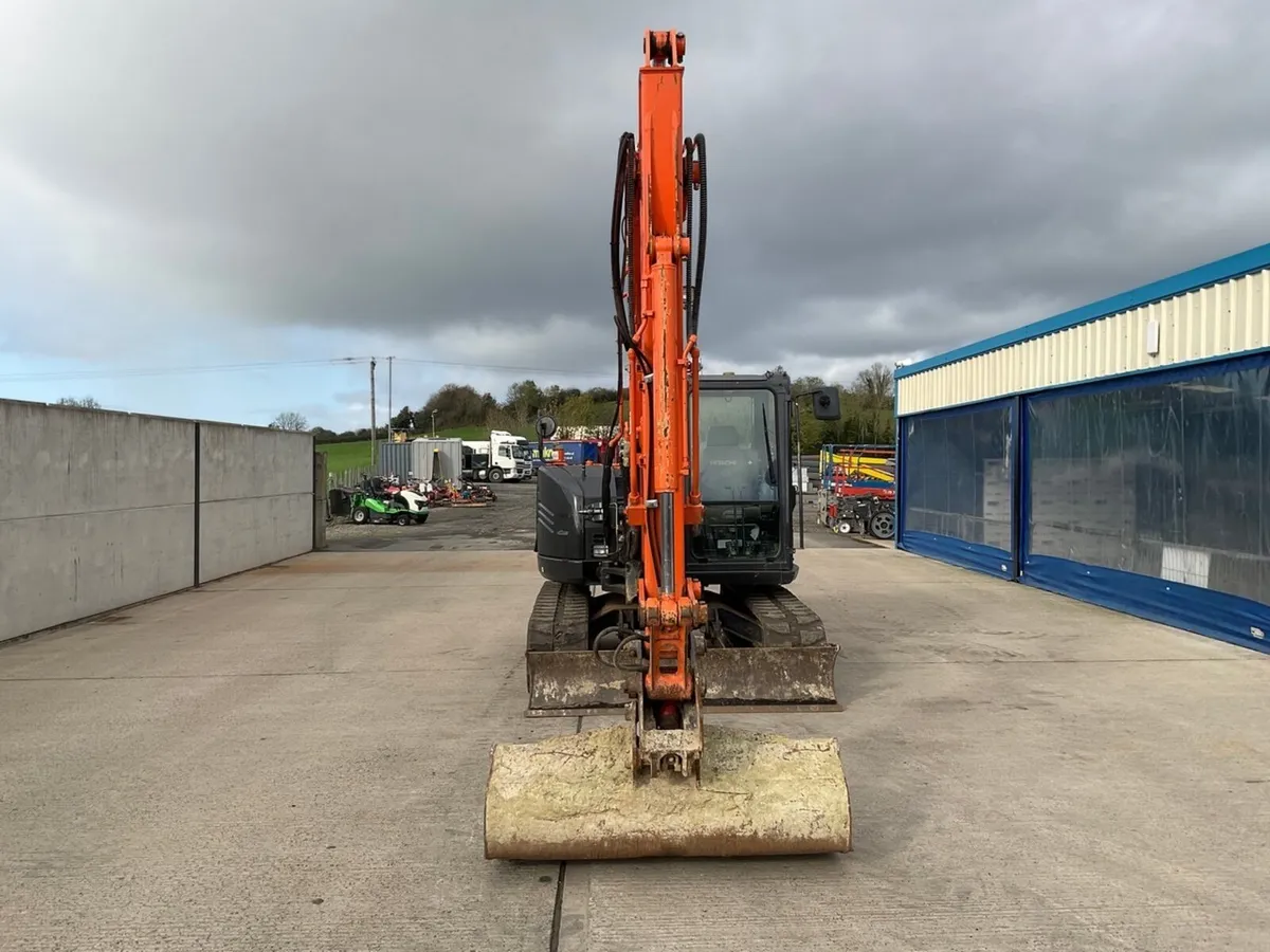 HITACHI ZX85USB-6 8.5 TON MIDI EXCAVATOR - Image 4